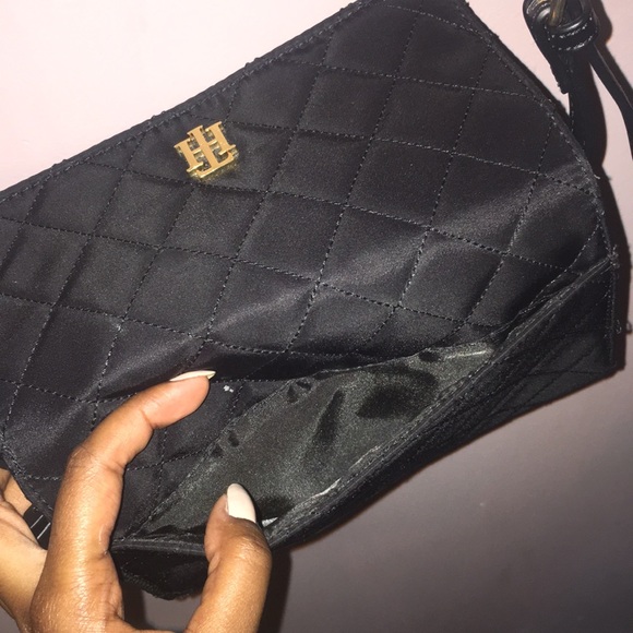 TOMMY HILFIGER Black Crossbody Bag - Picture 5 of 7